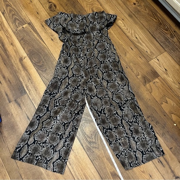 Aritzia Babaton Flutter Jumpsuit Snakeskin Size 0 L - Picture 10 of 10